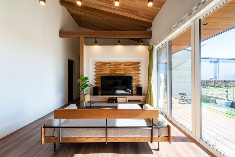 庭とリビングがゆるやかに繋がる平屋03