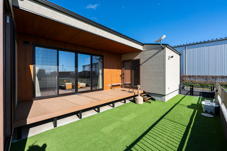 庭とリビングがゆるやかに繋がる平屋11